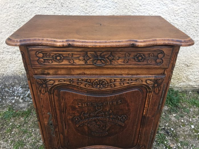 Выбирайте мебель из плотных материалов